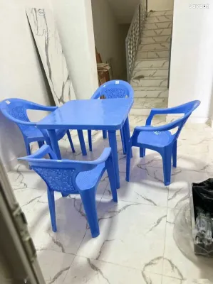 Стол со стульями
