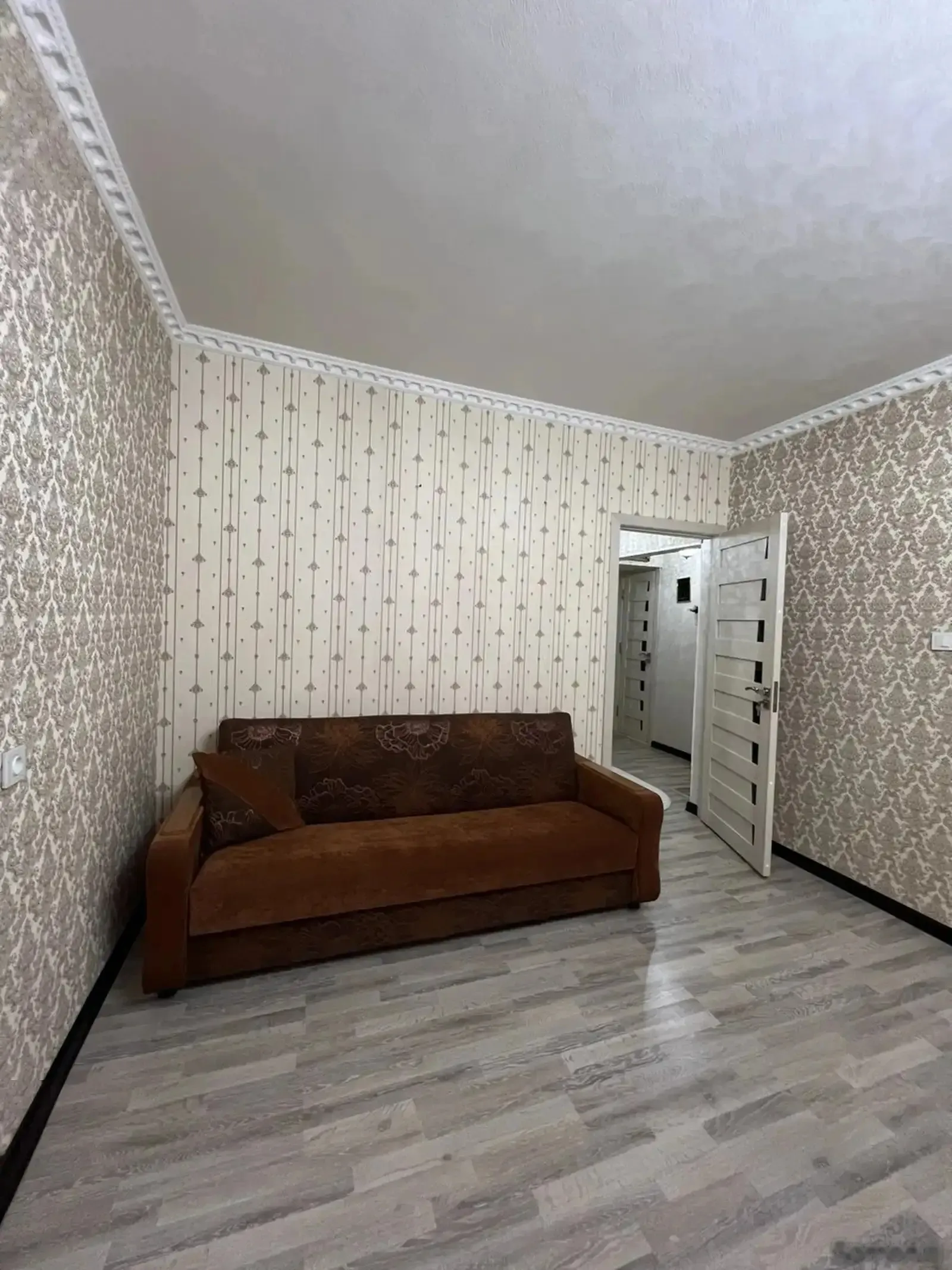 2-комн. квартира, 4 этаж, 60м², 92мкр — миниатюра 5