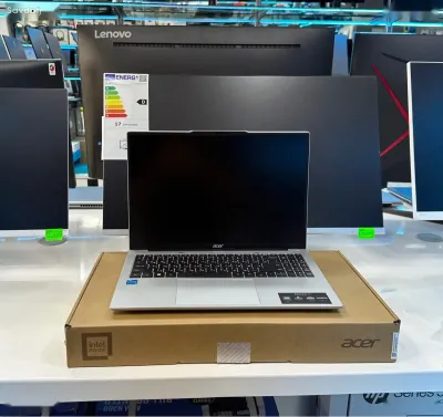 Ноутбук Acer core i 3 8/512 16.0