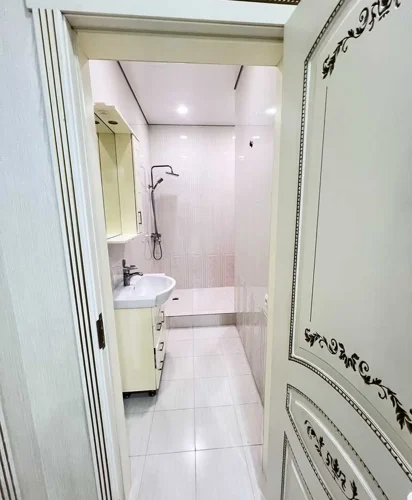 3-комн. квартира, 8 этаж, 160м², Сино 82 мкр — миниатюра 8