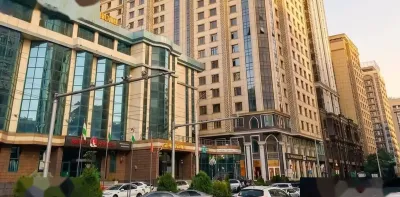 3-комн. квартира, 14 этаж, 110 м², И. Сомони — миниатюра 1