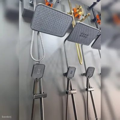 Душевая стойка с лейкой