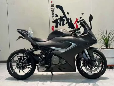 Мотоцикл QJMotor на заказ — миниатюра 3