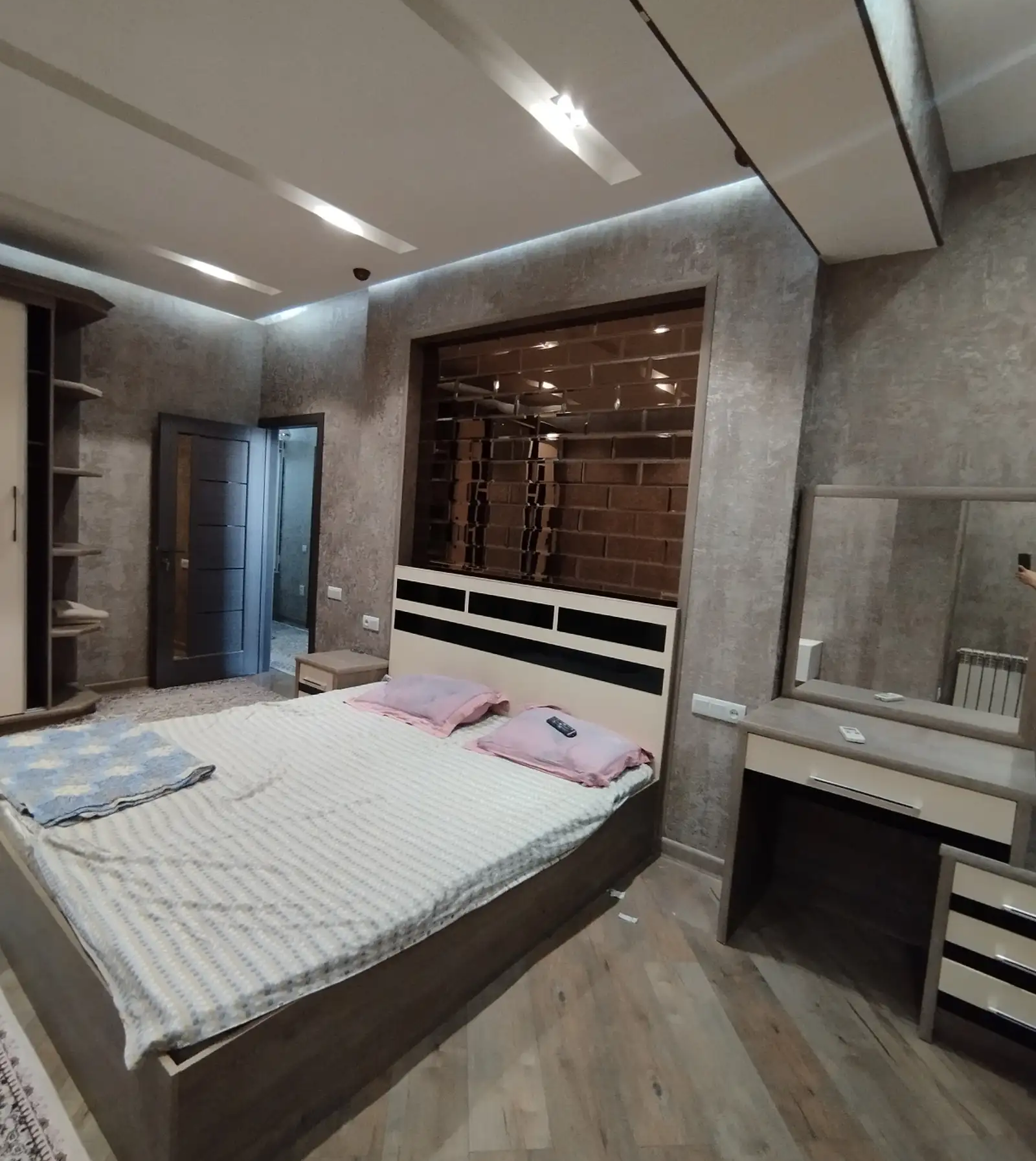 2-комн. квартира, 17 этаж, 75м², Спартак доми Симург ру баруи Роддоми — миниатюра 1