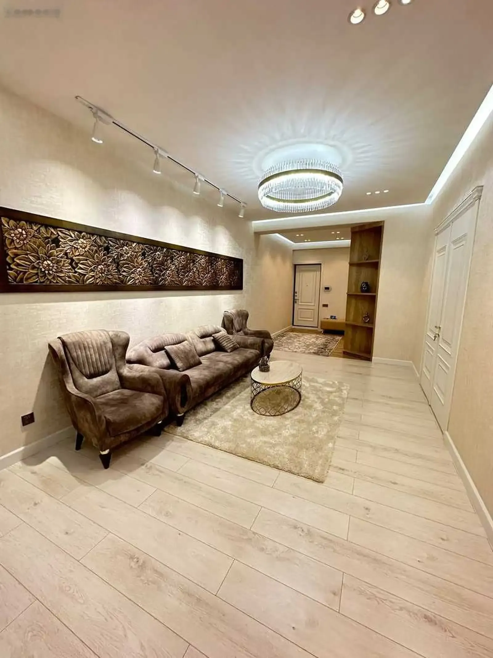 2-комн. квартира, 14 этаж, 121м², И.Сомони — миниатюра 1