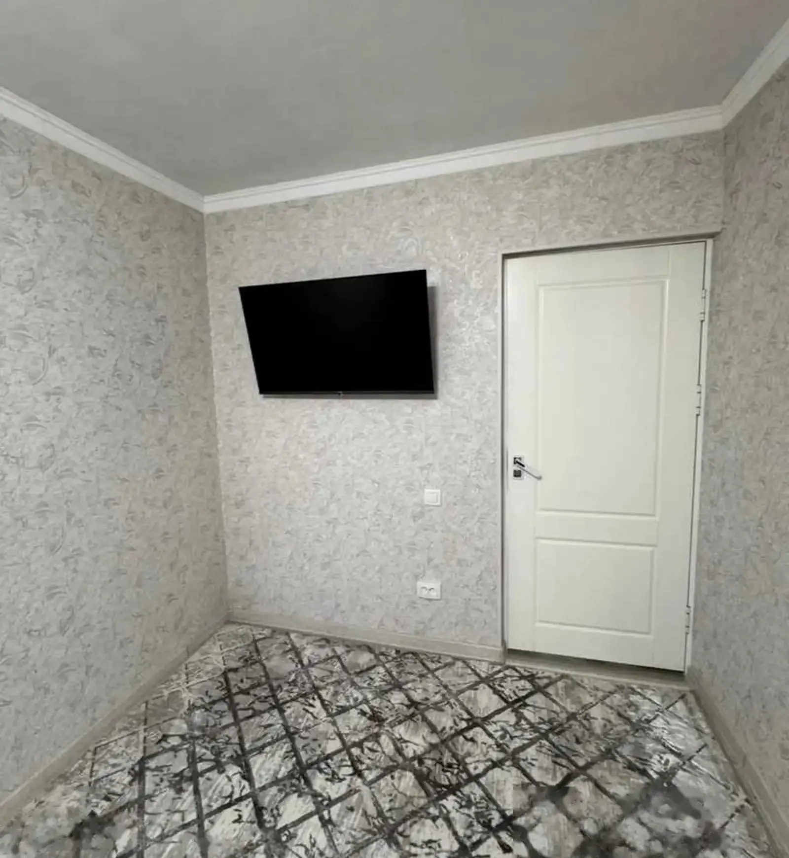 3-комн. квартира, 3 этаж, 59м², 102 мкр — миниатюра 2
