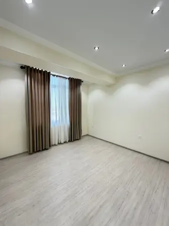 3-комн. квартира, 4 этаж, 92 м², 30 мкр — миниатюра 9