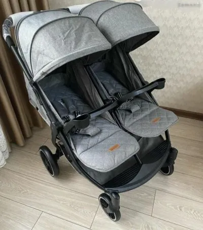 Коляска для двойняшек