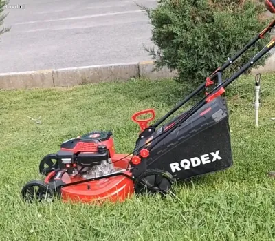 Газонокосилка Rodex Бензиновая