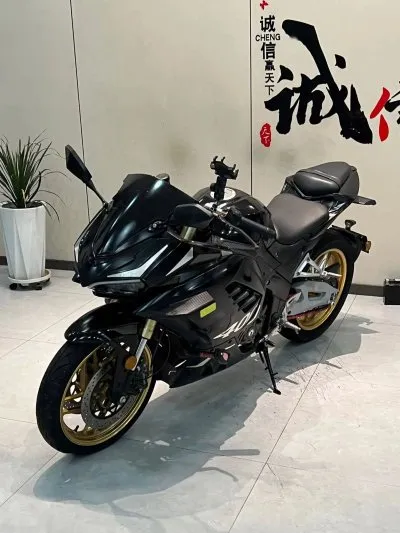 Мотоцикл Dugati 400 cc