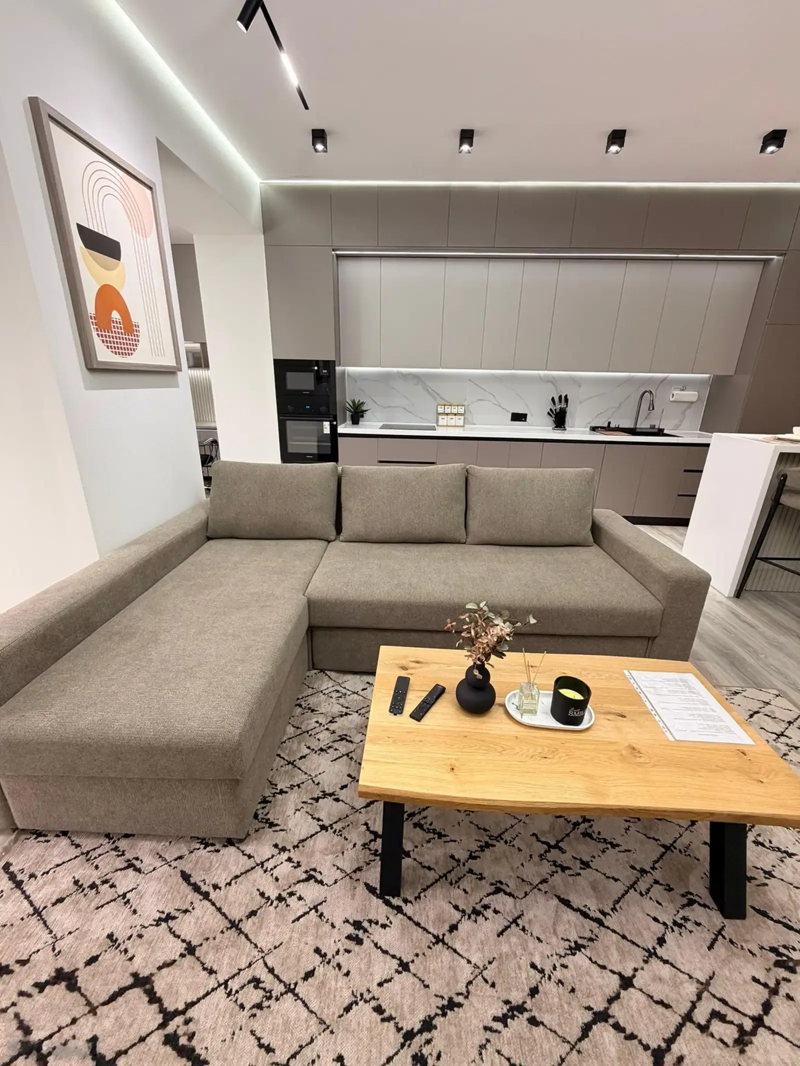 3-комн. квартира, 18 этаж, 87 м², Овир, Дом Пули Сангин, Ёвар