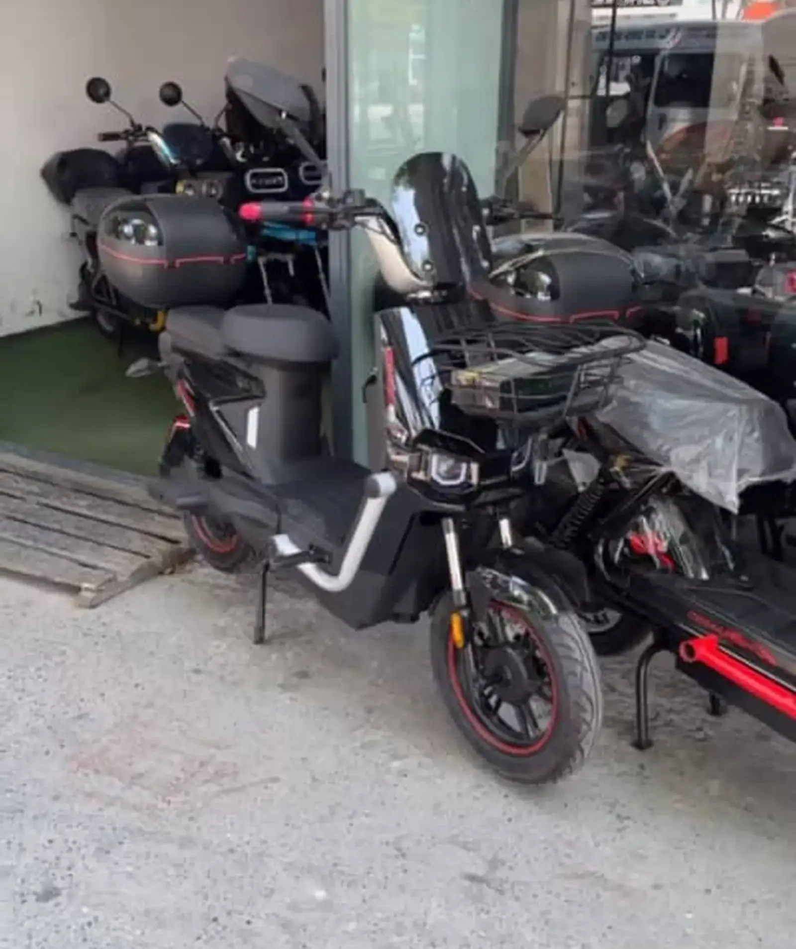 Скутер super soco cpx