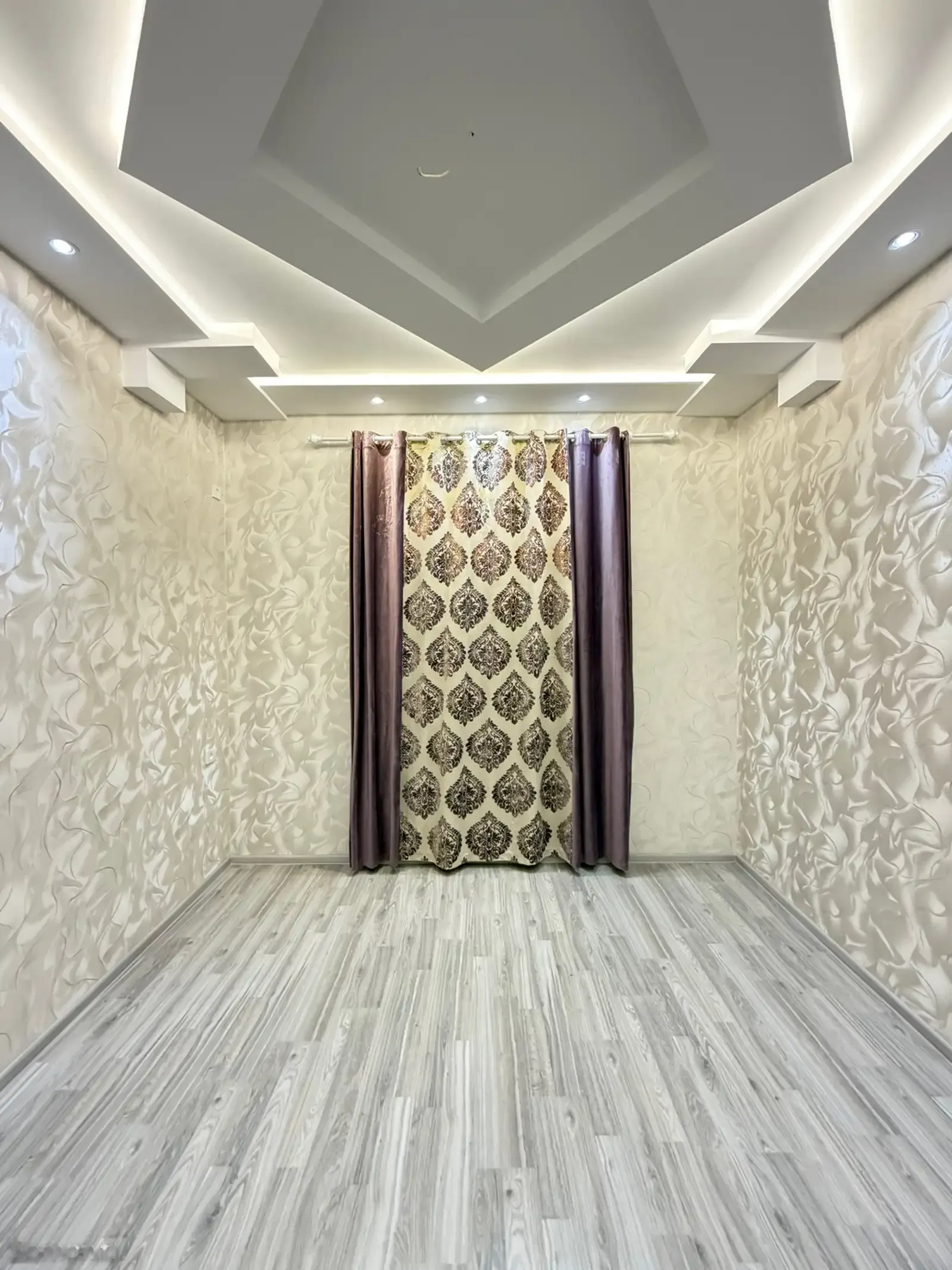 3-комн. квартира, 4 этаж, 89 м², 13 мкр — миниатюра 7