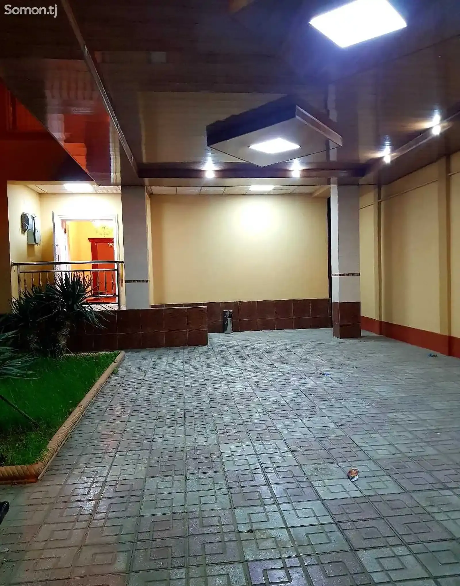 2-этажный, 9 комнатный дом, 960 м², Сомони