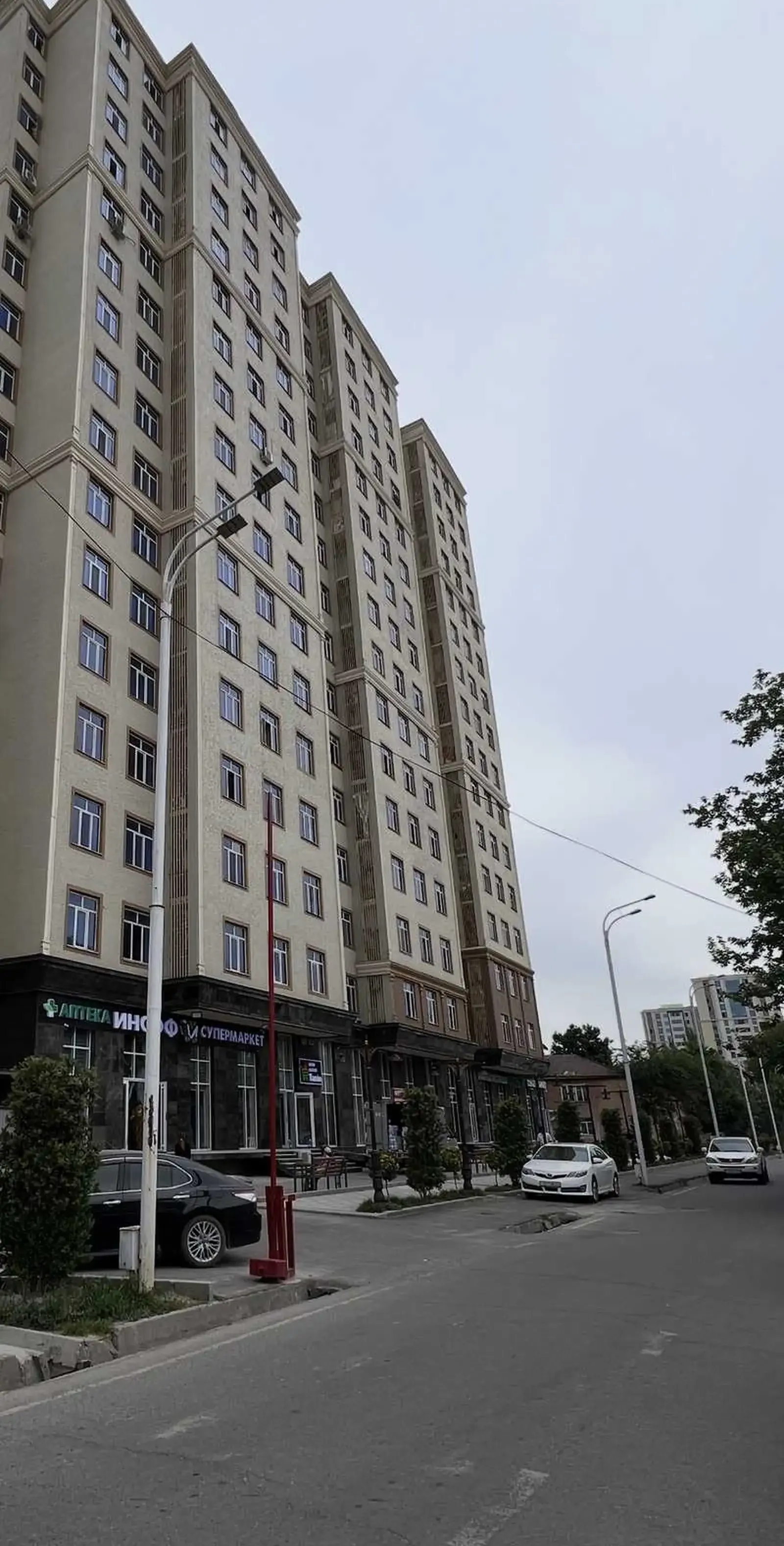 2-комн. квартира, 11 этаж, 65м², Цирк — миниатюра 1