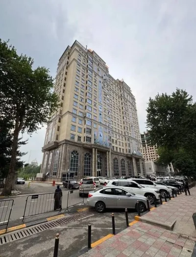 3-комн. квартира, 15 этаж, 106 м², И Сомони — миниатюра 1