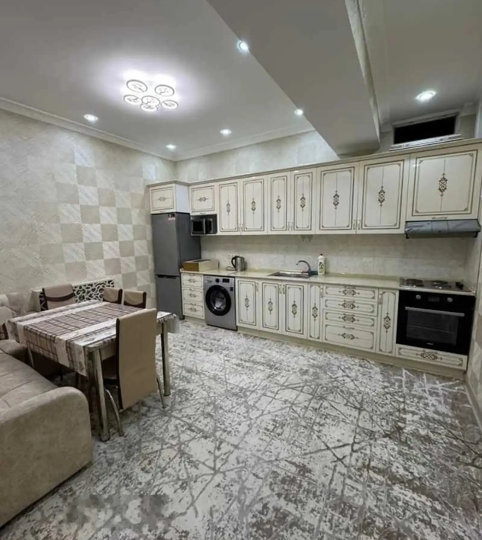 3-комн. квартира, 8 этаж, 130м², И.Сомони — миниатюра 2