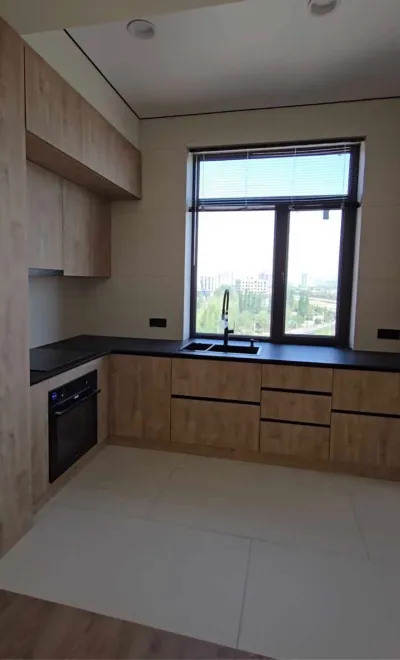 3-комн. квартира, 9 этаж, 83 м², Фирдавси — миниатюра 8