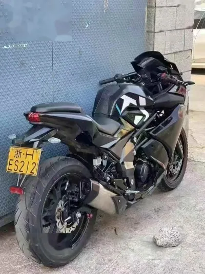 Мотоцикл Kawasaki на заказ — миниатюра 3