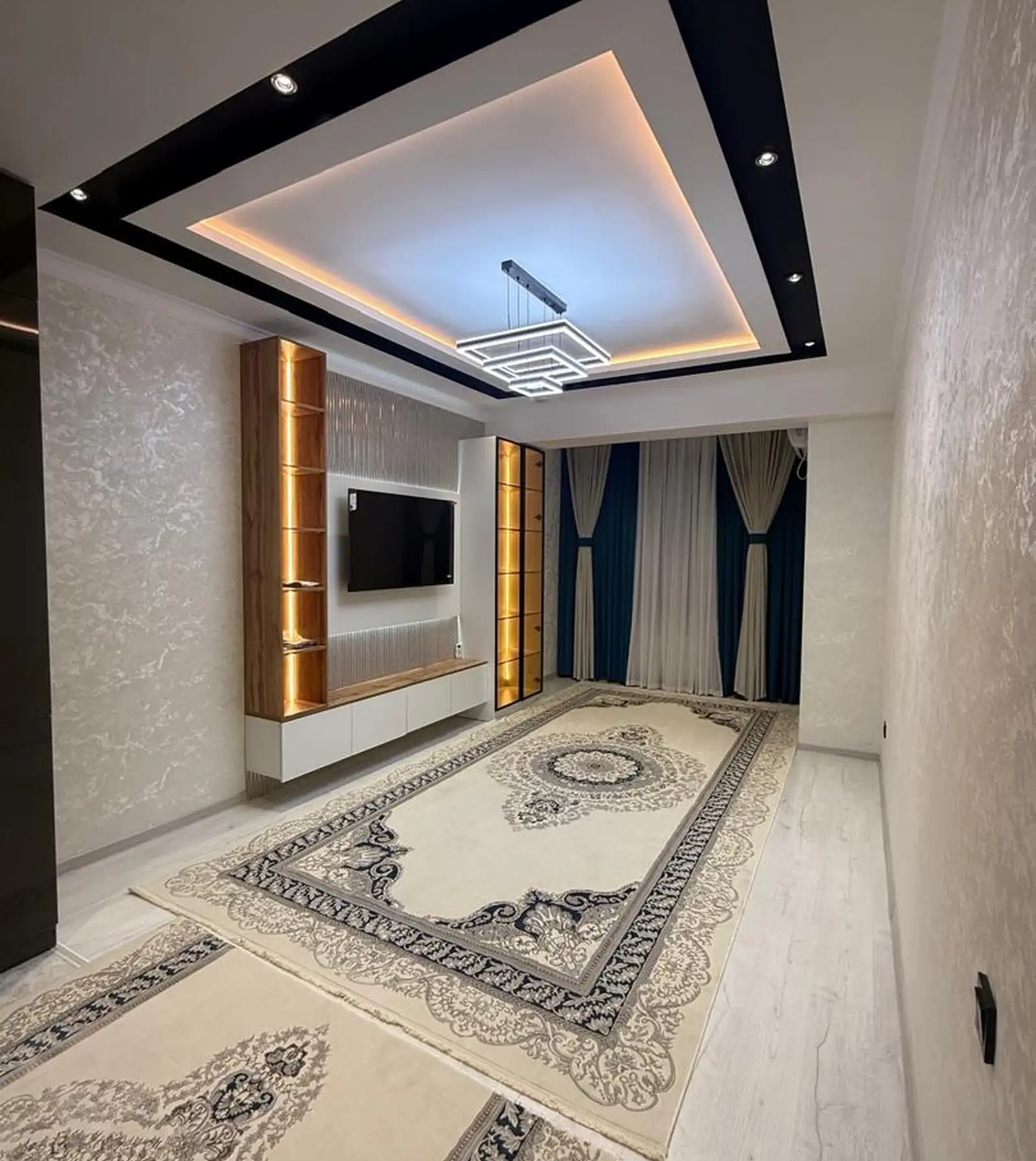 2-комн. квартира, 11 этаж, 50 м², орентир Шохмансур назди Ашан доми ру баруи парки Алишер Навои наздики ОВИР
