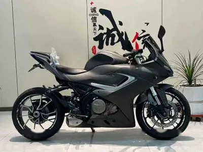 Мотоцикл QJMotor на заказ — миниатюра 4