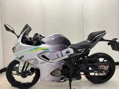 Мотоцикл QJMото SR250 на заказ — миниатюра 4