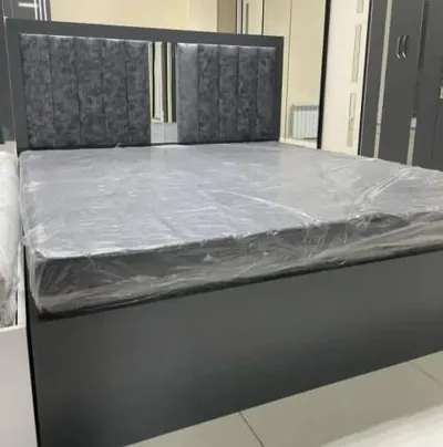 Двуспальная кровать