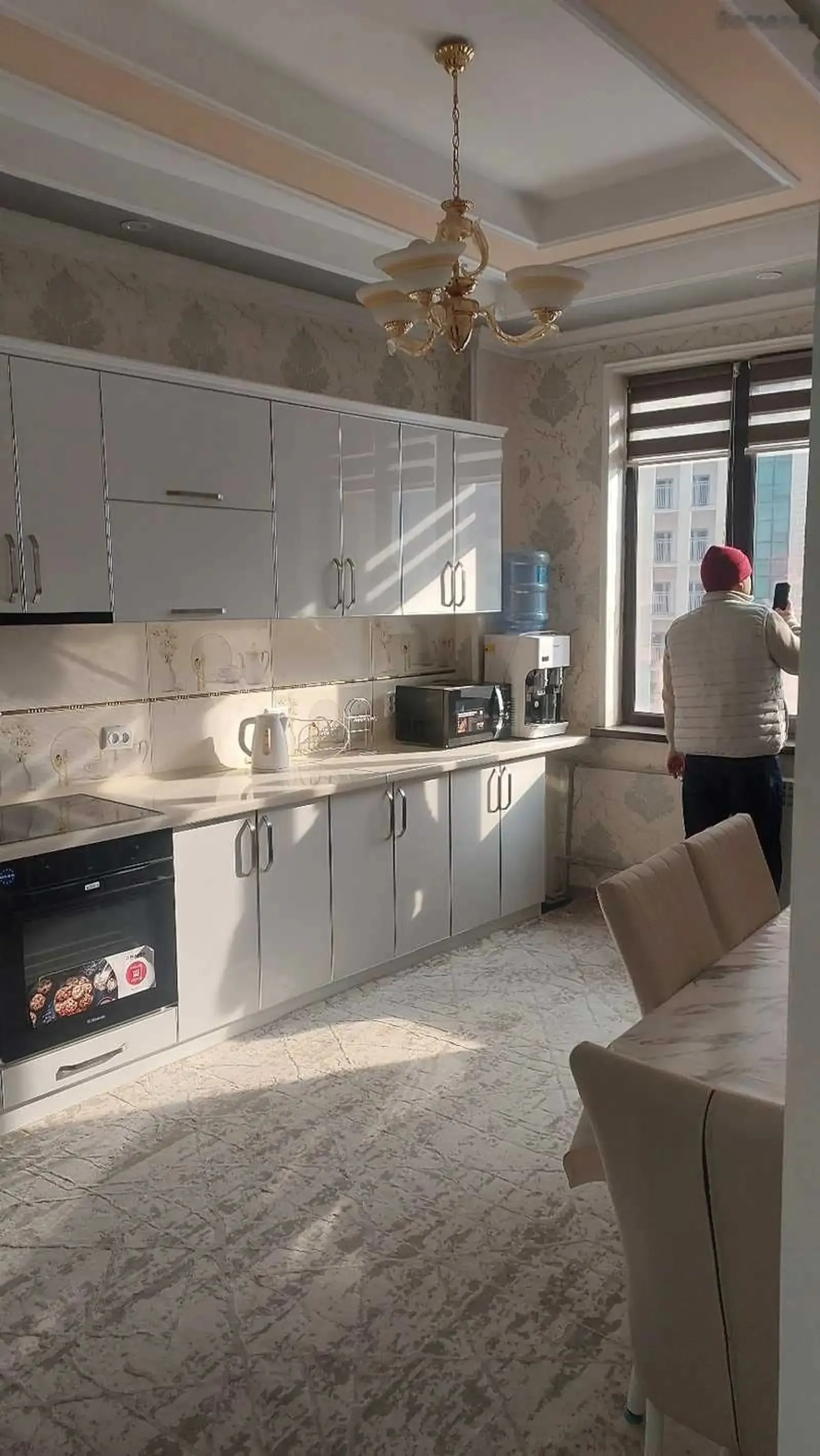 3-комн. квартира, 6 этаж, 140м², И Сомони, Овир, Дом Пули Сангин, Ёвар — миниатюра 8