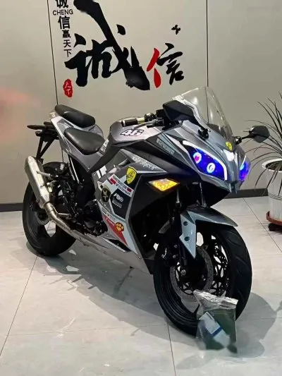 Мотоцикл Kawasaki — миниатюра 4