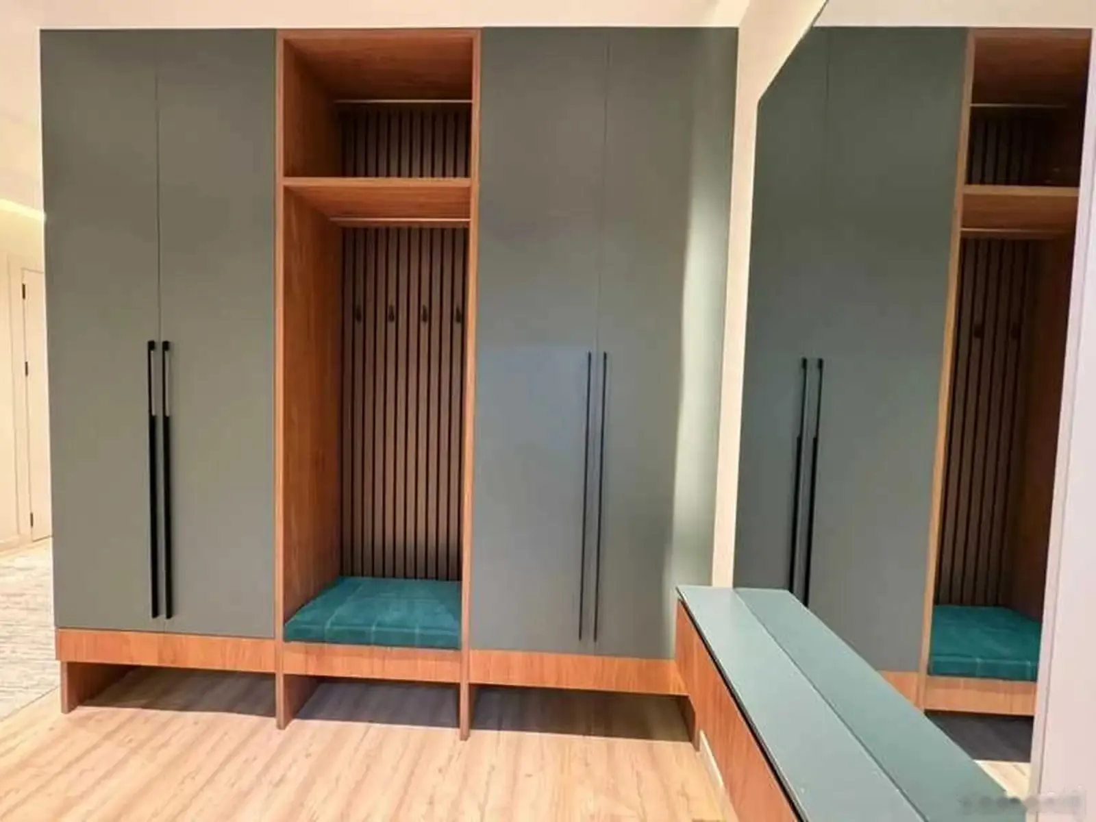 3-комн. квартира, 12 этаж, 120м², хукумати Шохмансур — миниатюра 4