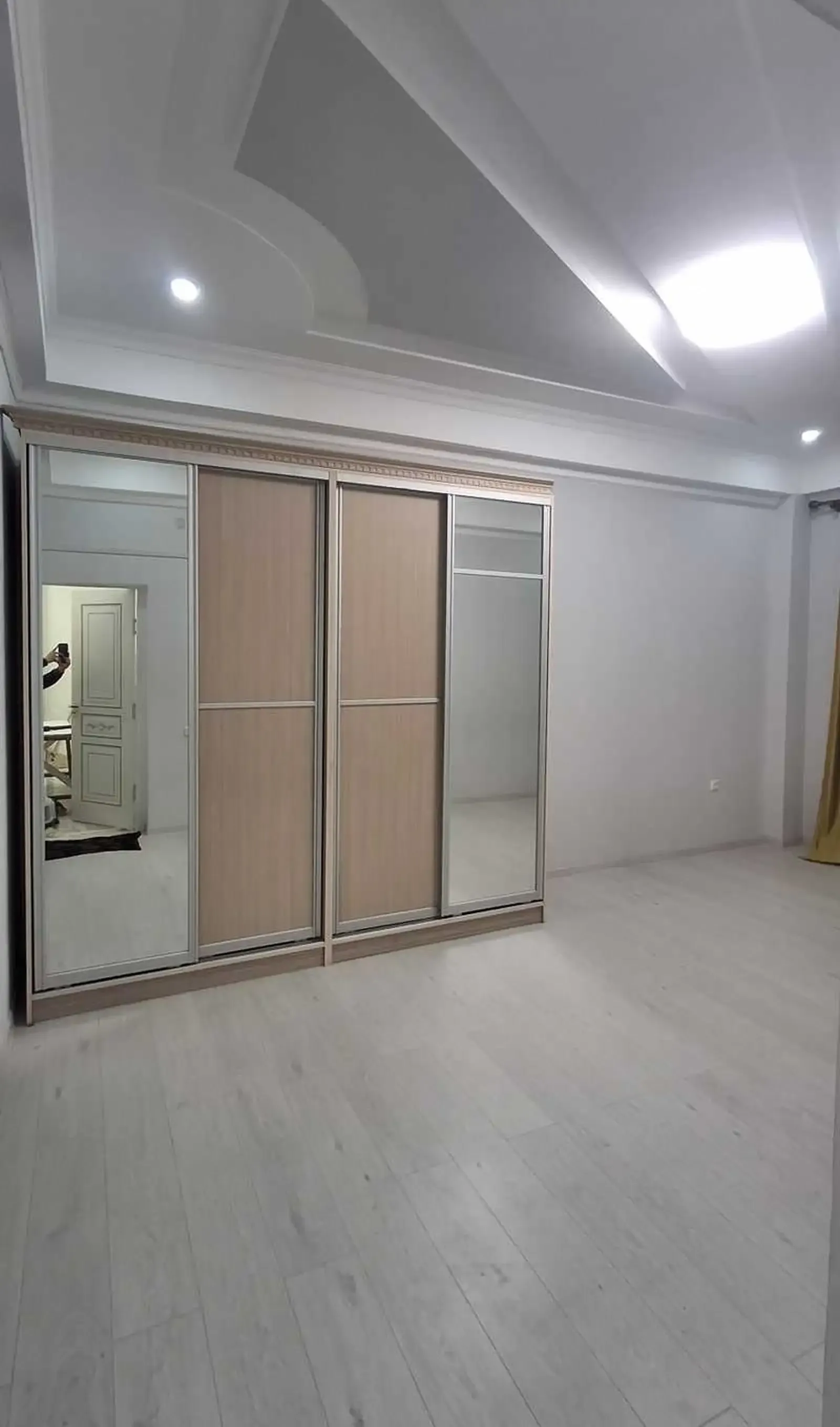 3-комн. квартира, 4 этаж, 100м², Фирдавси 64-мкр ру ба руи Бозори Корвон — миниатюра 6
