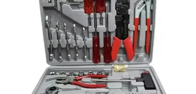 Набор гаечных ключей с трещоткой в чемодане