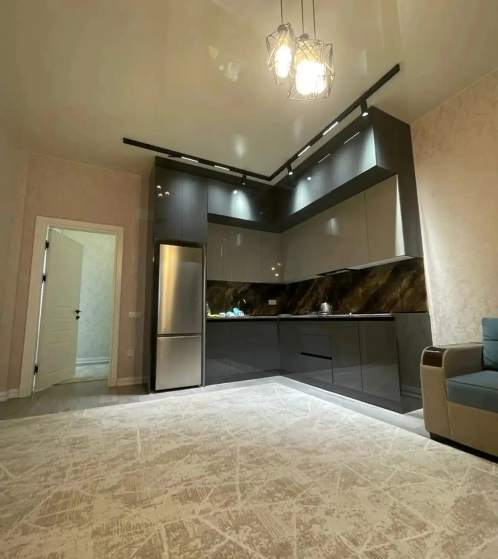 1-комн. квартира, 3 этаж, 63 м², Центр Унвермаг
