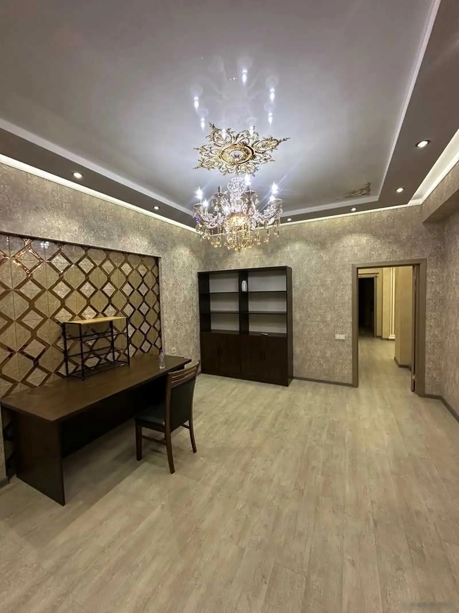 4-комн. квартира, 12 этаж, 210м², Оперка