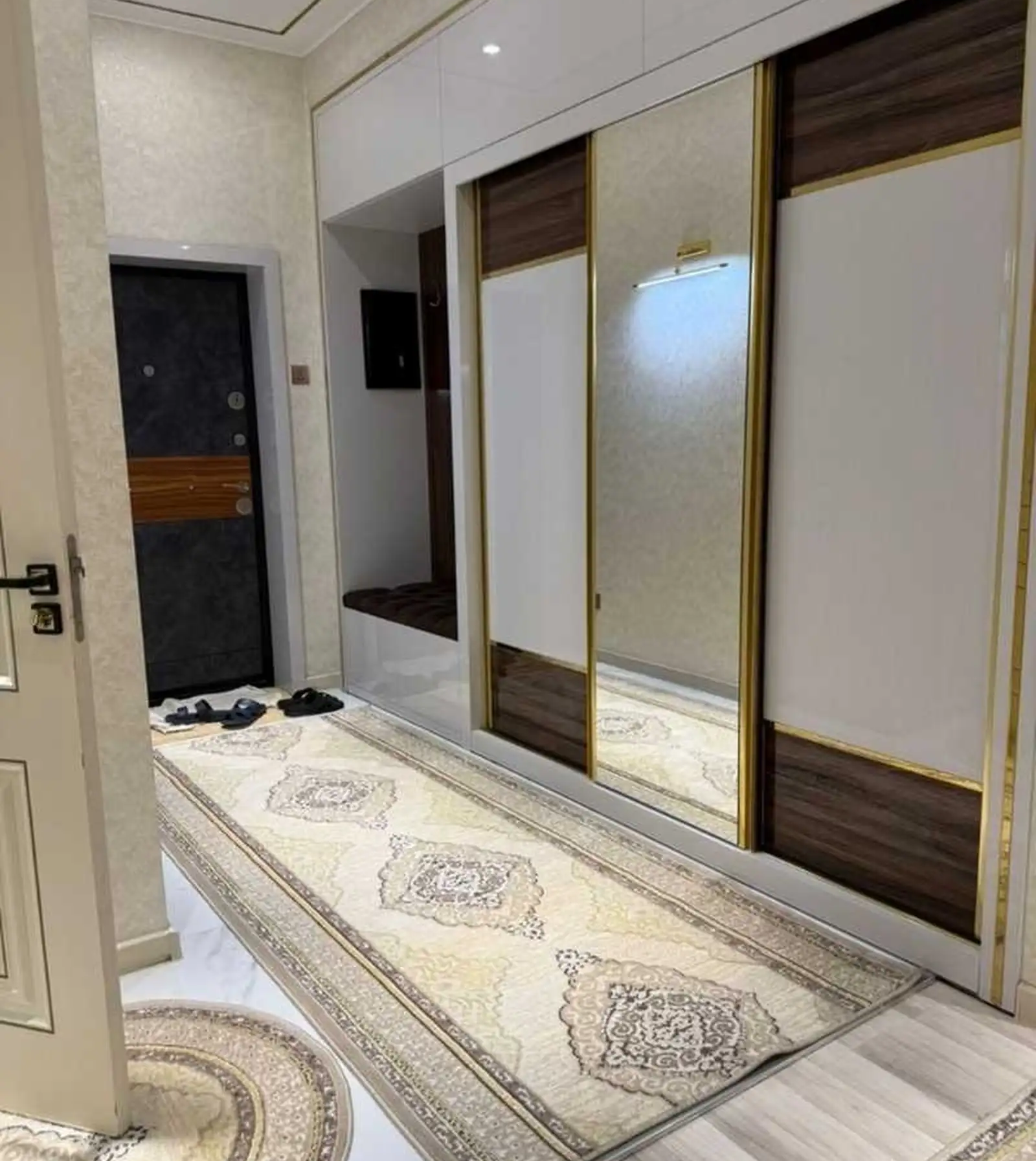 3-комн. квартира, 13 этаж, 110м², Шохмансур ру баруи Садбарг дом книжный мир Гелос — миниатюра 8