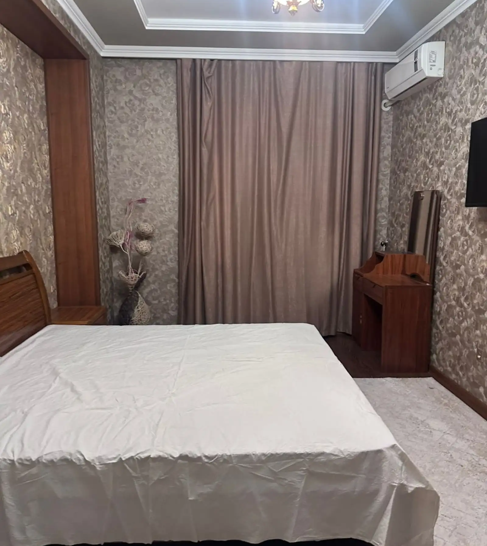 3-комн. квартира, 5 этаж, 95м², Сомони ру баруи Пединститут назди боги Истиклол — миниатюра 1