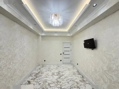 4-комн. квартира, 8 этаж, 93 м², 12 мкр — миниатюра 4