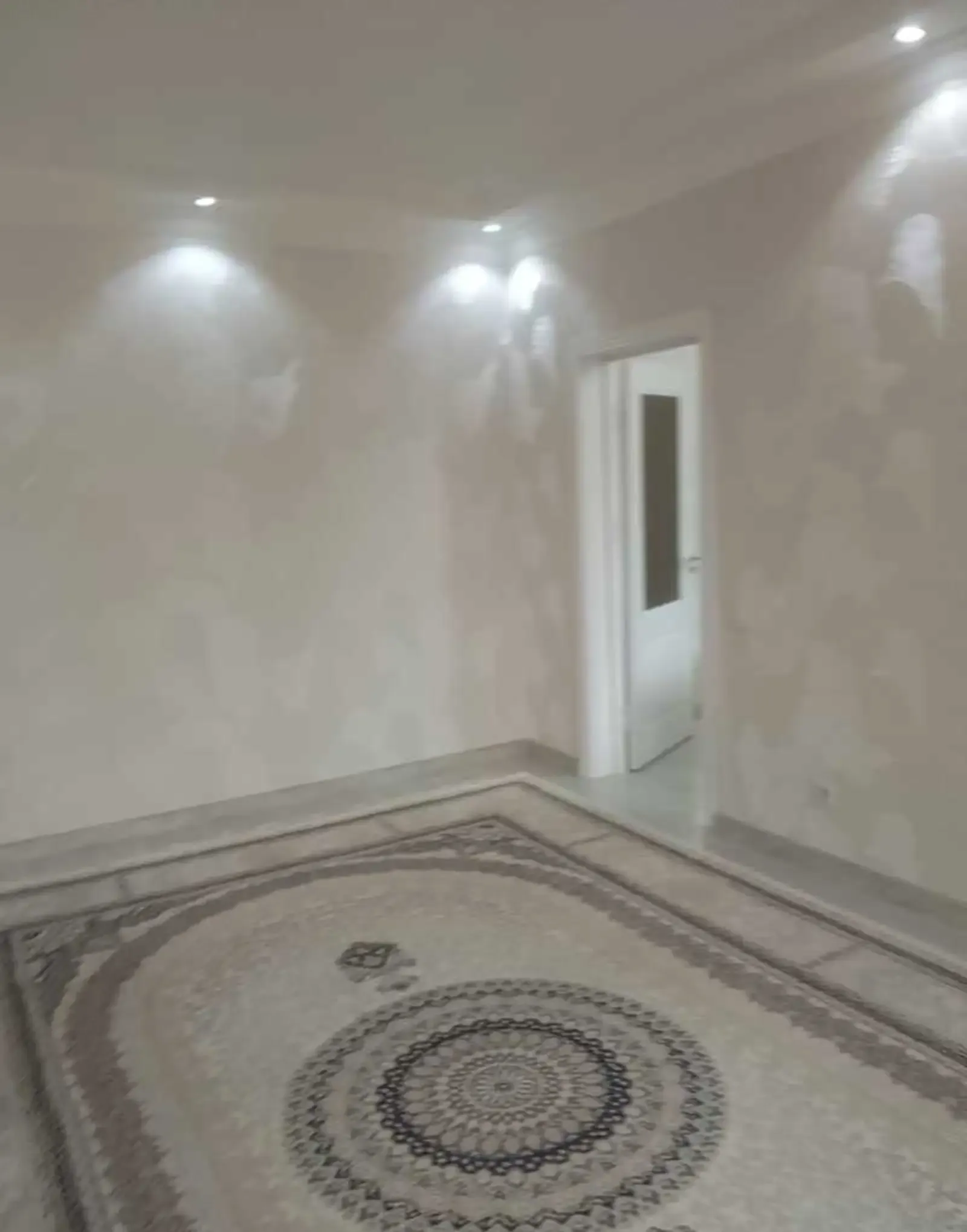 3-этажный, 6 комнатный дом, 250 м², Сино — миниатюра 8