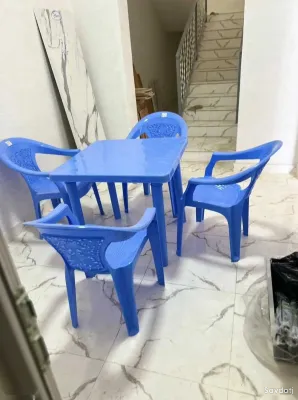 Стол со стульями