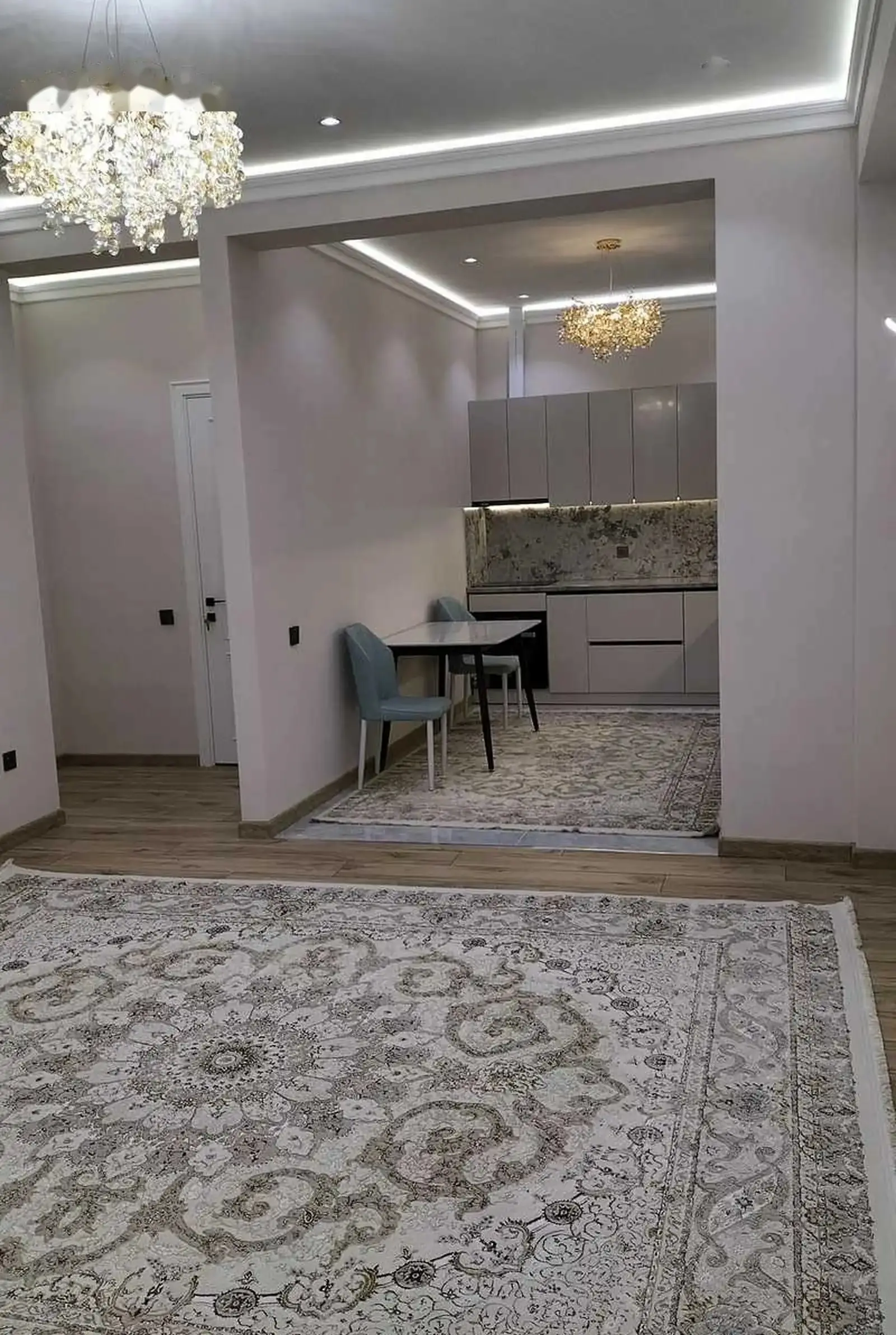 2-комн. квартира, 5 этаж, 90м², ЦУМ — миниатюра 1