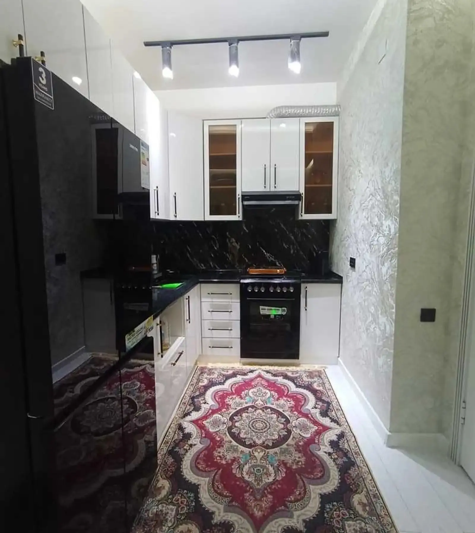 2-комн. квартира, 11 этаж, 83м², Молодёжный театр — миниатюра 1