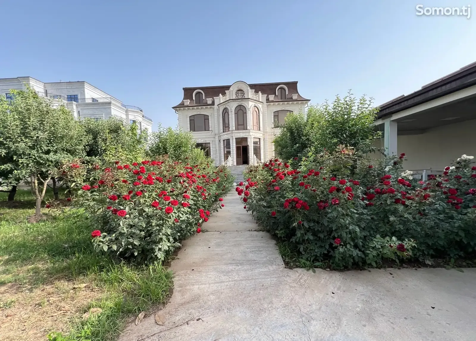 3-этажный, 10 комнатный дом, 950 м², Сино