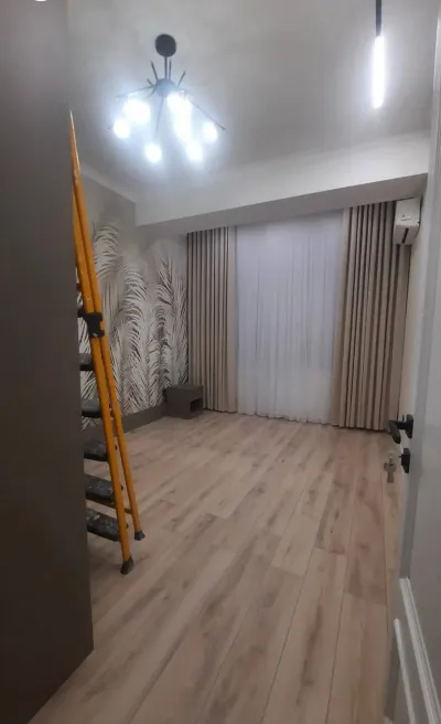 2-комн. квартира, 12 этаж, 51 м², Сомони Спартак — миниатюра 8