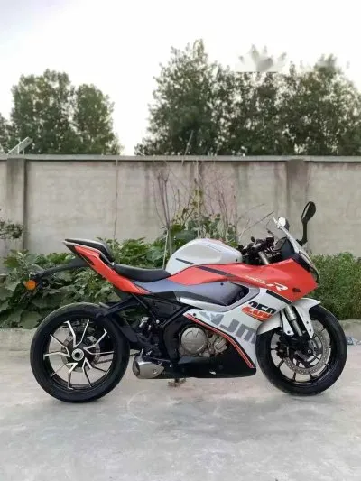 Мотоцикл Qjmoto — миниатюра 1