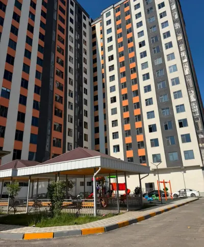 3-комн. квартира, 2 этаж, 74 м², 112мкр, Наздики Пайкар — миниатюра 1