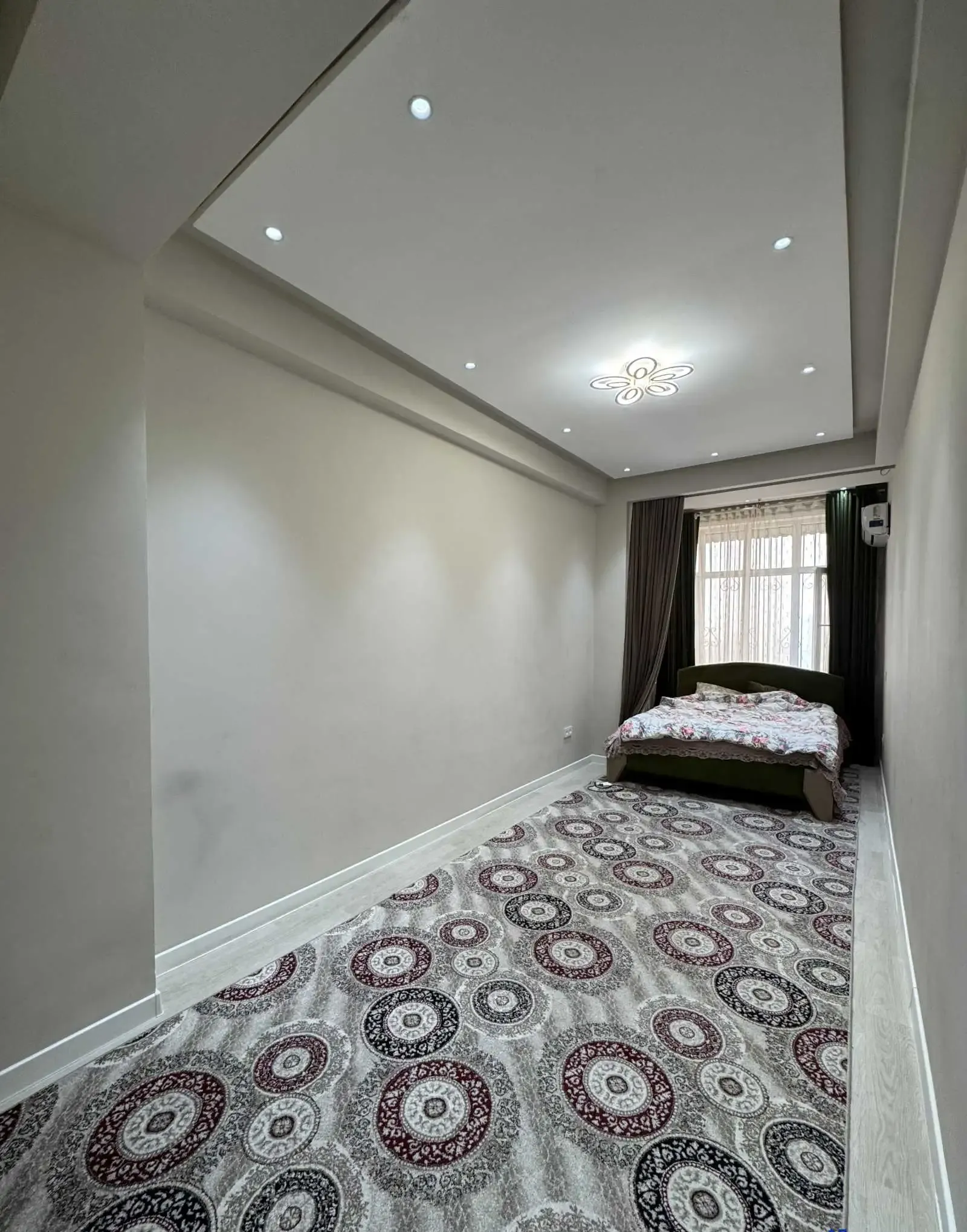 2-комн. квартира, 12 этаж, 63 м², Шохмансур