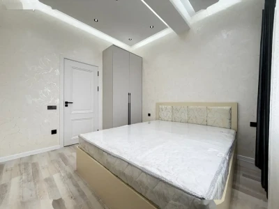 2-комн. квартира, 11 этаж, 75 м², 12 мкр — миниатюра 3