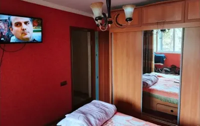 3-комн. квартира, 3 этаж, 50 м², Цирк — миниатюра 1