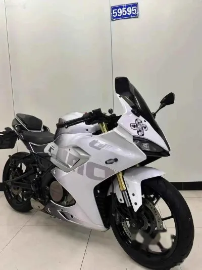 Мотоцикл QJMото SR250 на заказ — миниатюра 1