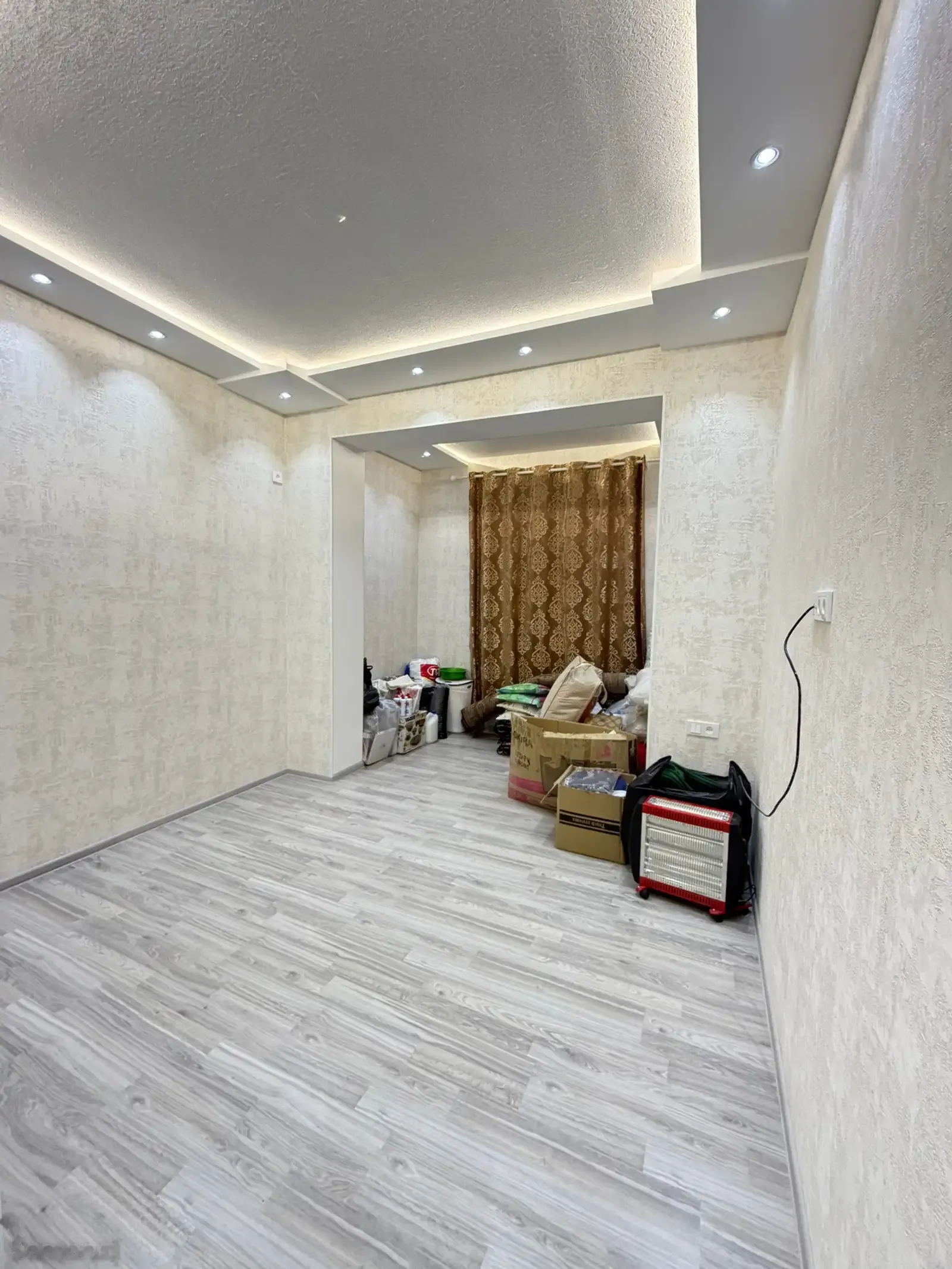 3-комн. квартира, 4 этаж, 89 м², 13 мкр — миниатюра 9